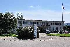 Dübendorf (Wangen Brüttisellen) Flugplatz Ehemaliges Aufnahmegebäude Zivilflugplatz, Dübendorfstrasse 2011 09 01 15 01 44