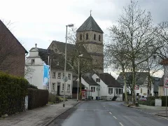 Duisburg Mündelheim. Uerdinger Straße. Geograph.org.uk 7849