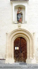 Ebendorf Stiftskirche Mariä Himmelfahrt Portal Mit Madonnenstatue 09062007 01