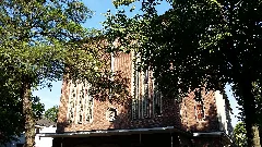 Erlöserkirche Gelsenkirchen Mit Bäumen