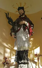 Figur Des Hl. Johannes Nepomuk In Der Wegkapelle Bei Der Robert Hamerling Brücke In Waidhofen An Der Thaya