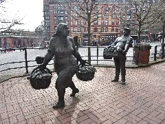 Fischhändler + Marktfrau, Fischmarkt Hamburg, Brandes