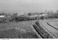 Fotothek Df Roe Neg 0006199 023 Blick Von Der Seite Auf Einen Fahrenden Personen