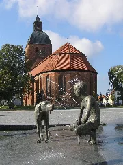 Fountain And St Mary's Church In Rdg 1