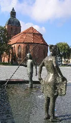 Fountain And St Mary's Church In Rdg 2