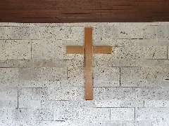 Gächingen Friedhof Aussegnungshalle (Kreuz)