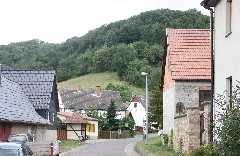 Garnbach (Wiehe), Die Straße "Im Leinetal"