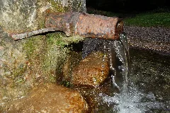 Glasbrunnen Im Bremgartenwald Bern Detail Ein Und Auslauf Sept 2012