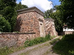Gottfried Bandhauer,Pylone Auf Dem Roßlauer Friedhof