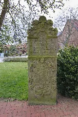 Grabstein In Dungelbeck (Peine) Img 4833