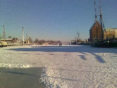 Greifswald Museumshafen Ryck Zugefroren January 2010 Bild093