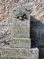 Grossenehrich Sankt Crucis Historischer Grabstein B Maerz 2025