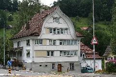 Grub Ar Haus