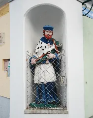 Guentherz 2011 01 29 0067 Gumpoldskirchen Wiener Strasse69 Statue Johannes Nepomuk
