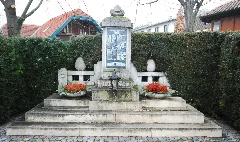 Guentherz 2011 02 19 0042 Laab Im Walde Kriegerdenkmal