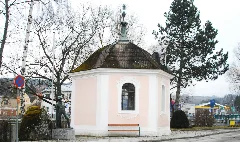 Guentherz 2011 03 19 0036 Zwettl Johannes Nepomuk Kapelle Kriegerdenkmal