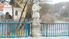 Guentherz 2011 03 19 0044 Zwettl Kampbruecke Statue Johannes Nepomuk