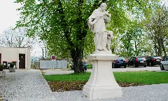 Guentherz 2011 04 16 0006 Wullersdorf Statue Johannes Nepomuk