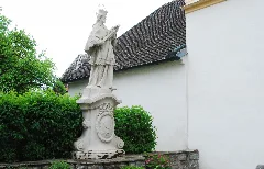 Guentherz 2011 05 01 0045 Maissau Johannes Nepomuk Statue1