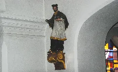 Guentherz 2011 06 18 0037 Gross Gerungs Pfarrkirche Statue Johannes Nepomuk