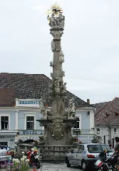 Guentherz 2011 06 18 0055 Weitra Rathausplatz Dreifaltigkeitssaeule
