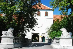 Guentherz 2011 07 16 0056 Guntersdorf Schloss