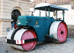Guentherz 2012 12 01 0271 Stockerau Henschel Motor Dreiradwalze