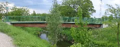 Guentherz 2013 05 12 00431 Wien10 Steg Kledering Ueber Liesingbach
