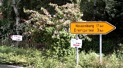 Hartheim, Provisorischer Wegweiser Zur Eine Woche Zuvor Eröffneten Alain Foechterle Erich Dilger Brücke