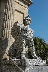Hauptfriedhof Karlsruhe Bürklin'sches Mausoleum Sphinx Am Eingang