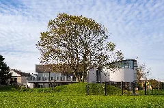 Heilbronn Böckingen Kreuzgrund Familienzentrum Ansicht Von Osten Im Herbst (1)