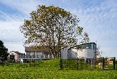 Heilbronn Böckingen Kreuzgrund Familienzentrum Ansicht Von Osten Im Herbst (2)