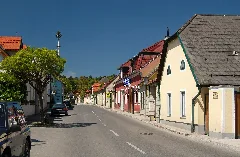 Hernsteiner Straße In Lindabrunn