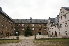 Hof Schloss Wallhausen