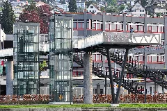 Horgen Bahnhof Zsg Limmat 2011 04 24 19 28 54