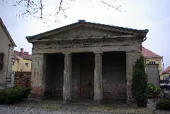 Jüterboger Tor 30 Grabmal Busse Luckenwalde