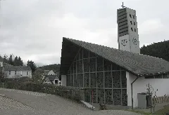 Katholische Kirche St. Katharina In Gütenbach, Im Hintergrund Links Die Altkatholische Kirche