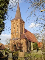 Kirche Rövershagen 01