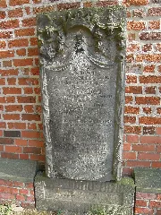 Kirche Zum Heiligen Kreuz Klöden Epitaph Auf Nördlicher Außenseite 3 Mittig Östlich Mitte Juni 2022