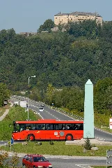 Kirschentheuer Kreisverkehr Mit Obelisk 01