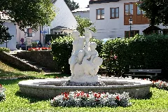 Klosterneuburg Nymphenbrunnen, Kardinal Piffl Platz