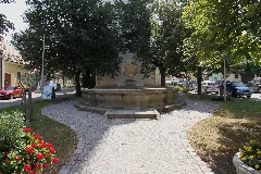 Königstetten Brunnen, Hauptplatz