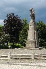 Kriegerdenkmal Nerotal Portrait