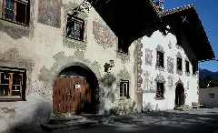 Ladis Historische Häuser, Re Gemeindeamt, Gasthaus Rose 1590 Li.