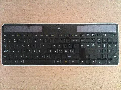 Logitech K750