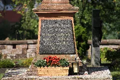 Massweiler Friedhofskreuz 05 Gje