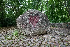 Naturdenkmal Findling Am Borsigdamm 1 Berlin Tegel 2025 06 28 01