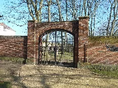 Neustrelitzjüdischerfriedhoftor