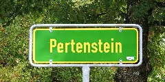 Ortshinweistafel Von Pertenstein,Ortsteil Von Traunreut, Lkr. Traunstein
