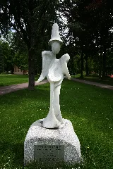 Pulcinella Skulptur Im Stadtpark Von Spittal An Der Drau